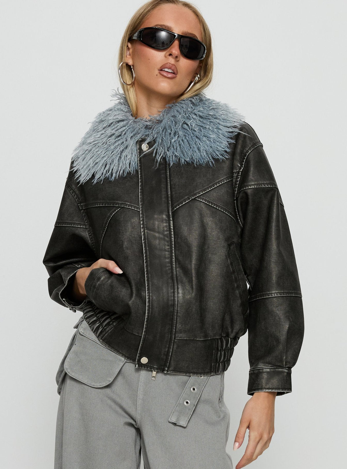 Brittanni Fluffy Collar Jacket Black / Blue