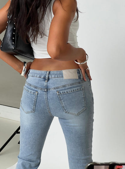 Bethany Low Rise Bootleg Jeans Light Wash