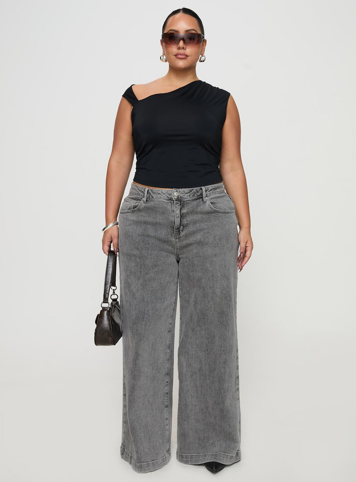 Ander Top Black Curve